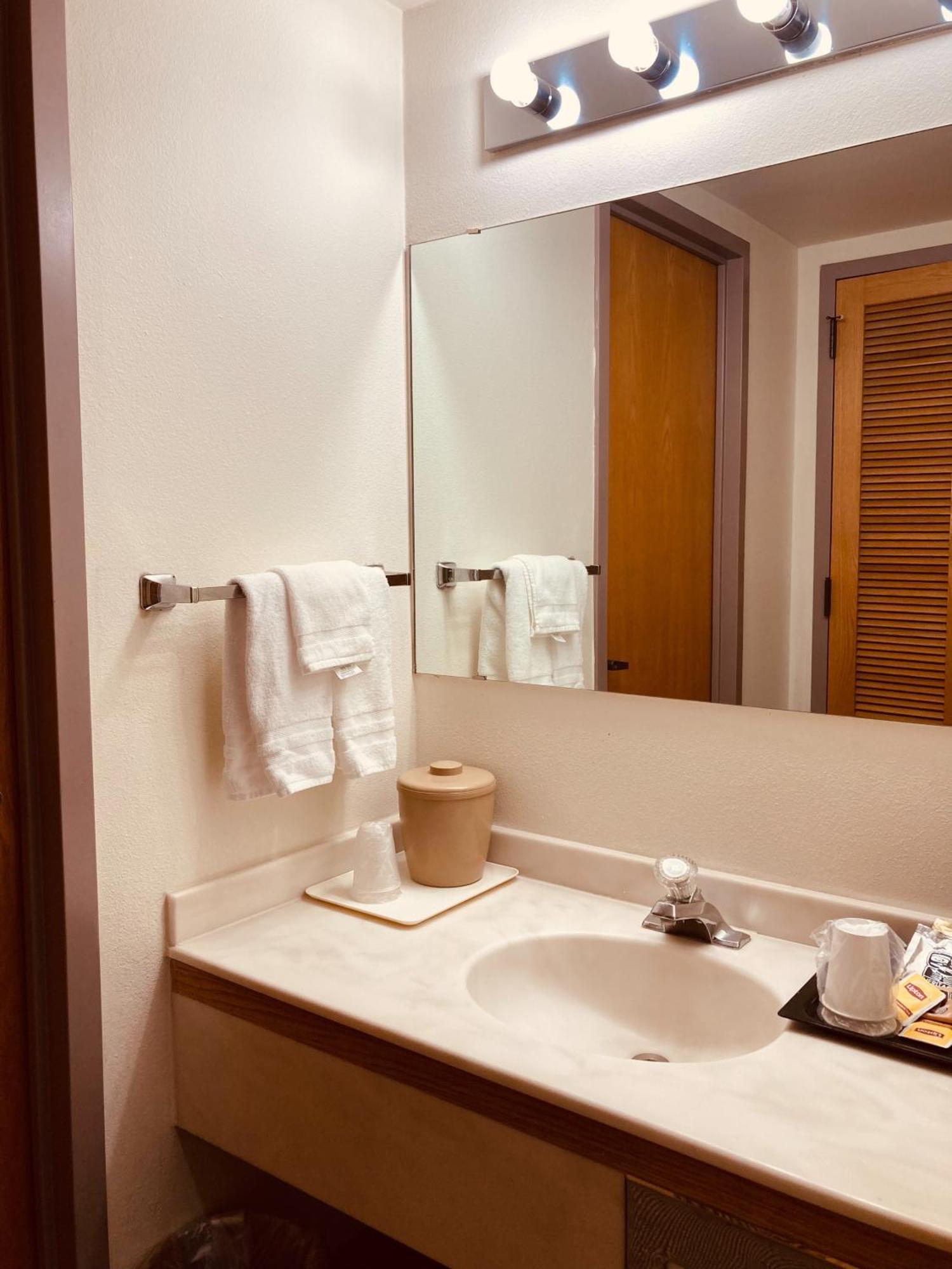 Alex Hotel And Suites Anchorage Eksteriør billede
